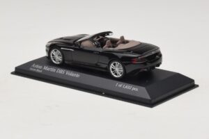 Aston Martin DBS Volante Musta Metallinen Minichamps 1:43 400137930 Metalli — kuva 3 / 4