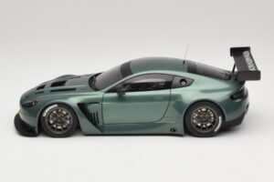 Aston Martin V12 Vantage GT3 Vihreä AUTOart 1:18 81306 Metalli — kuva 3 / 6