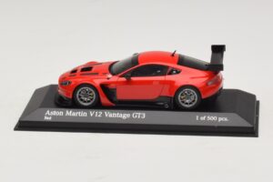 Aston Martin V12 Vantage GT3 Punainen Minichamps 1:43 4371121392 Metalli