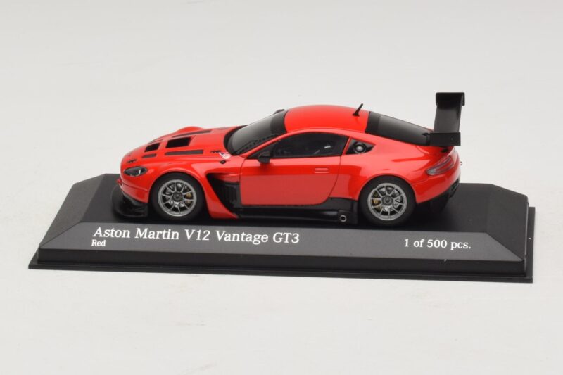 Aston Martin V12 Vantage GT3 Punainen Minichamps 1:43 4371121392 Metalli