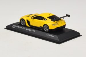Aston Martin V12 Vantage GT3 Keltainen Minichamps 1:43 437121391 Metalli — kuva 3 / 4