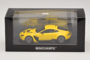 Aston Martin V12 Vantage GT3 Keltainen Minichamps 1:43 437121391 Metalli — kuva 4 / 4