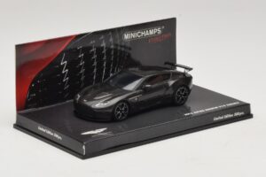 Aston Martin V12 Zagato Scintilla Silver Minichamps 1:43 437137221 Metalli — kuva 2 / 5