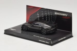 Aston Martin V12 Zagato Scintilla Silver Minichamps 1:43 437137221 Metalli — kuva 3 / 5