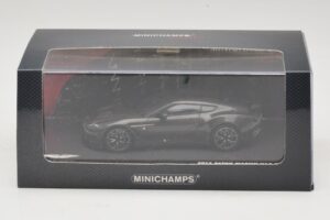 Aston Martin V12 Zagato Scintilla Silver Minichamps 1:43 437137221 Metalli — kuva 5 / 5
