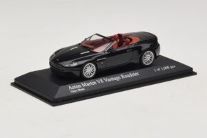 Aston Martin V8 Vantage Roadster Musta Metallinen Minichamps 1:43 400137431 Metalli — kuva 2 / 4