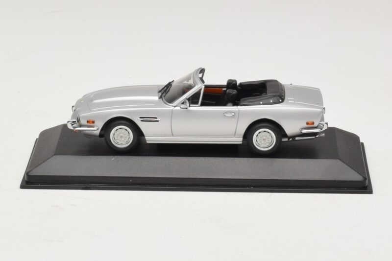 Aston Martin V8 Volante Hopea Minichamps 1:43 Aston Martin V8 Volante Hopea Minichamps 1:43 400137601 Metalli