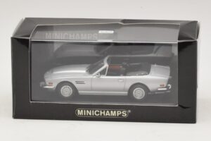 Aston Martin V8 Volante Hopea Minichamps 1:43 400137601 Metalli — kuva 4 / 4