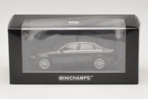 Audi A4 B8 Ruskea Metallinen Minichamps 1:43 410011000 Metalli — kuva 3 / 3