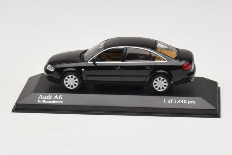 Audi A6 C5 Musta Minichamps 1:43 430010200 Metalli