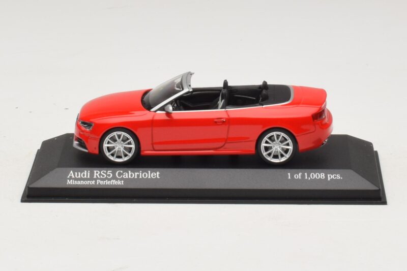Audi RS5 B8 Avoauto Punainen Minichamps 1:43 410011230 Metalli