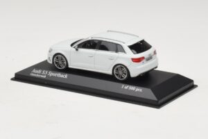 Audi S3 8V Sportback Valkoinen Minichamps 1:43 437013010 Metalli — kuva 3 / 4