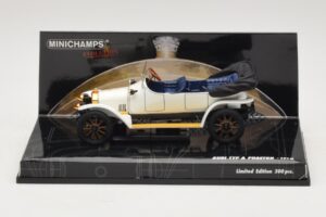 Audi Typ A Phaeton Valkoinen Sininen Minichamps 1:43 437019032 Metalli