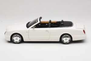 Bentley Azure Glacier White Korvaava Pakkaus Minichamps 1:18 100139502-R1 Metalli — kuva 4 / 8