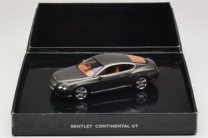 Bentley Continental GT Cypress Green Minichamps 1:43 BL312 Metalli — kuva 4 / 4