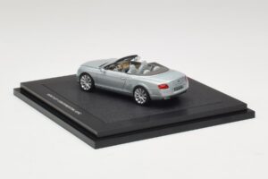 Bentley Continental GTC Light Grey Metallic Minichamps 1:43 BL907 Metalli — kuva 2 / 4