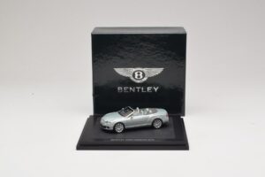 Bentley Continental GTC Light Grey Metallic Minichamps 1:43 BL907 Metalli — kuva 3 / 4