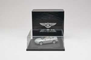Bentley Continental GTC Light Grey Metallic Minichamps 1:43 BL907 Metalli — kuva 4 / 4