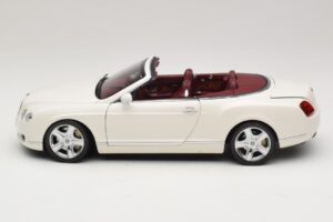 Bentley Continental GTC Valkoinen Korvaava Pakkaus Minichamps 1:18 100139032-R1 Metalli — kuva 4 / 8