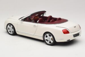 Bentley Continental GTC Valkoinen Korvaava Pakkaus Minichamps 1:18 100139032-R1 Metalli — kuva 7 / 8