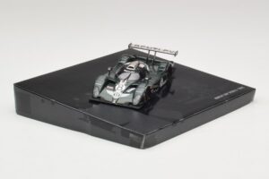 Bentley EXP Speed 8 LMP900 #8 A. Wallace / B. Leitzinger 24 Hours of Le Mans 2002 Minichamps 1:43 403021308 Metalli — kuva 2 / 4