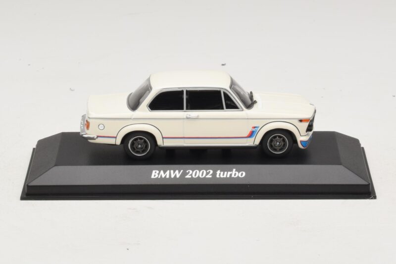 BMW 2002 Turbo Valkoinen Maxichamps 1:43 BMW 2002 Turbo Valkoinen Maxichamps 1:43 940022201 Metalli