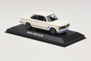 BMW 2002 Turbo Valkoinen Maxichamps 1:43 940022201 Metalli — kuva 3 / 4