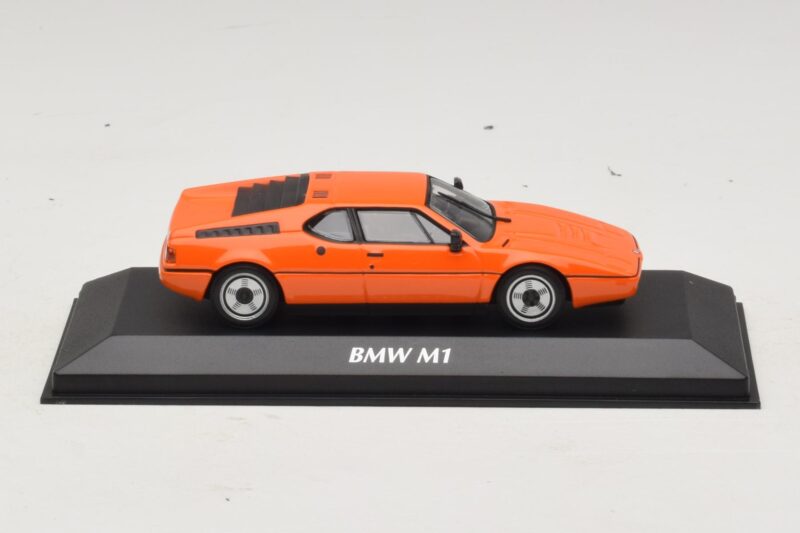 BMW M1 Oranssi Maxichamps 1:43 BMW M1 Oranssi Maxichamps 1:43 940025020 Metalli