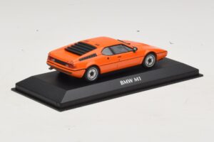 BMW M1 Oranssi Maxichamps 1:43 940025020 Metalli — kuva 2 / 4