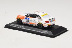BMW M235i Team Rent2drive #304 Ackermann / Wishkirchen 24 Hours of Nurburgring 2015 Minichamps 1:43 437152504 Metalli — kuva 3 / 4