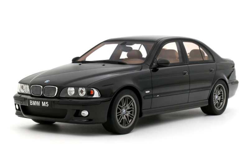 BMW M5 E39 Black Sapphire Metallic Otto 1:18 BMW M5 E39 Black Sapphire Metallic Otto 1:18 OT1338 Hartsi