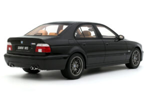 BMW M5 E39 Black Sapphire Metallic Otto 1:18 OT1338 Hartsi — kuva 2 / 4