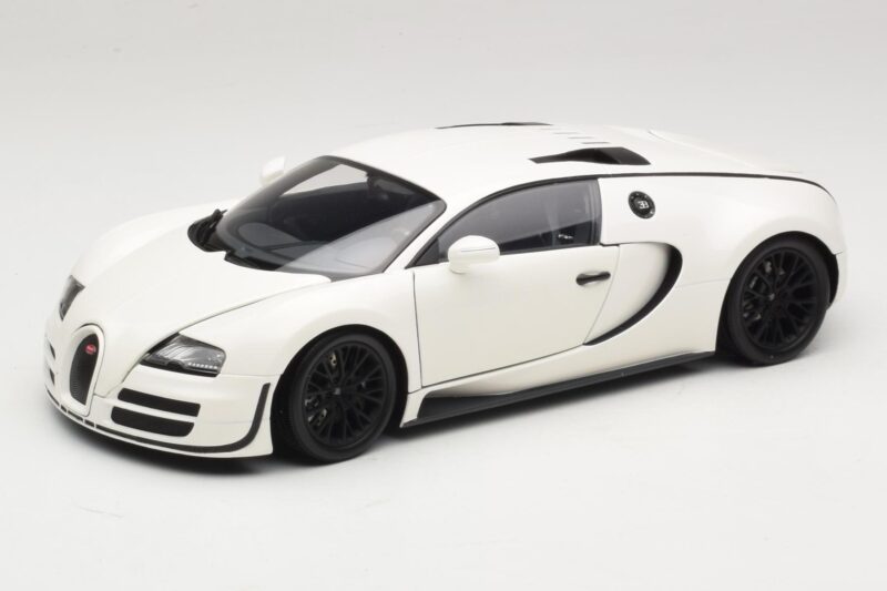Bugatti Veyron Super Sport Valkoinen Minichamps 1:18 100110844 Metalli