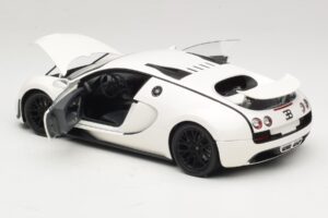 Bugatti Veyron Super Sport Valkoinen Minichamps 1:18 100110844 Metalli — kuva 5 / 8