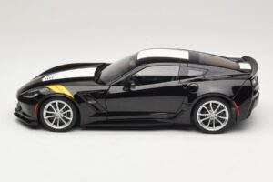Chevrolet Corvette C7 Grand Sport Musta ja Valkoiset Raidat AUTOart 1:18 71273 Komposiitti — kuva 4 / 8
