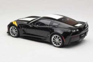 Chevrolet Corvette C7 Grand Sport Musta ja Valkoiset Raidat AUTOart 1:18 71273 Komposiitti — kuva 7 / 8