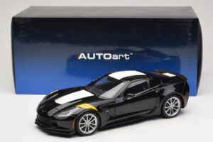 Chevrolet Corvette C7 Grand Sport Musta ja Valkoiset Raidat AUTOart 1:18 71273 Komposiitti — kuva 8 / 8