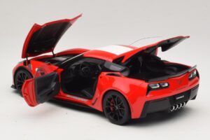 Chevrolet Corvette C7 Grand Sport Punainen ja Valkoiset Raidat AUTOart 1:18 71274 Komposiitti — kuva 5 / 8