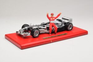 Ferrari F2004 #1 M. Schumacher Six Time World Champion 2004 Kromi Hopea Hot Wheels 1:18 C7332 Metalli
