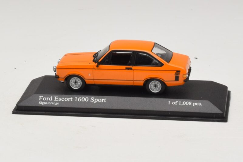 Ford Escort 1600 Sport Mk2 Oranssi Minichamps 1:43 Ford Escort 1600 Sport Mk2 Oranssi Minichamps 1:43 400084471 Metalli