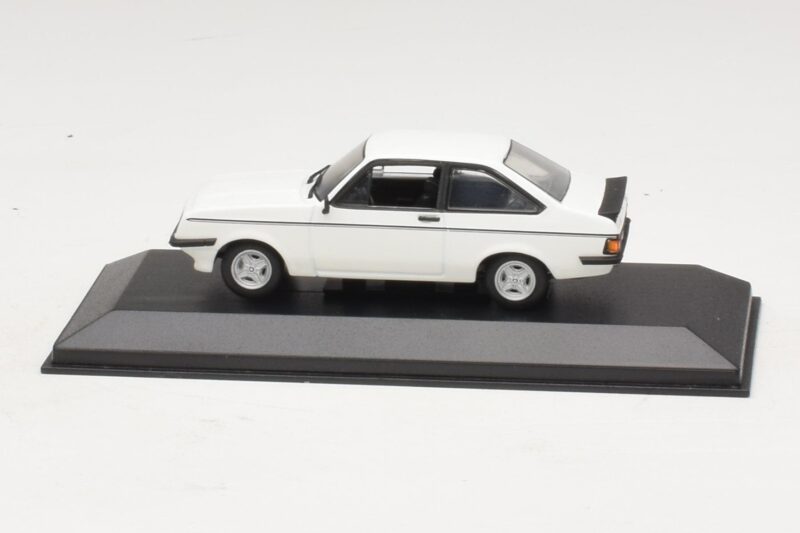 Ford Escort Mk1 TC Valkoinen Minichamps 1:43 Ford Escort Mk1 TC Valkoinen Minichamps 1:43 400081070 Metalli