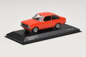 Ford Escort Mk2 Spanish Red Minichamps 1:43 400084100 Metalli — kuva 2 / 4
