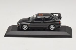 Ford Escort RS Cosworth Musta Metallic Minichamps 1:43 430082106 Metalli