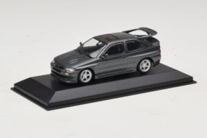 Ford Escort RS Cosworth Tummanvihreä Metallic Minichamps 1:43 430086300 Metalli — kuva 2 / 4