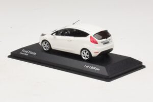 Ford Fiesta Mk6 Valkoinen Minichamps 1:43 400088002 Metalli — kuva 3 / 4