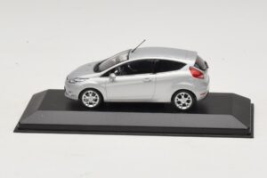Ford Fiesta Mk7 Moondust Silver Metallic Minichamps 1:43 403088003 Metalli