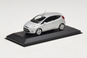 Ford Fiesta Mk7 Moondust Silver Metallic Minichamps 1:43 403088003 Metalli — kuva 2 / 4