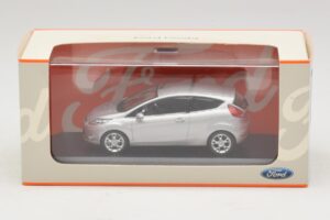 Ford Fiesta Mk7 Moondust Silver Metallic Minichamps 1:43 403088003 Metalli — kuva 4 / 4