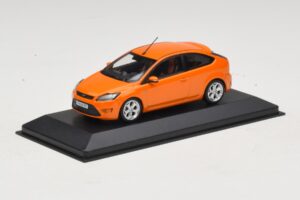 Ford Focus ST Mk2 Electric Orange Minichamps 1:43 400087302 Metalli — kuva 2 / 4