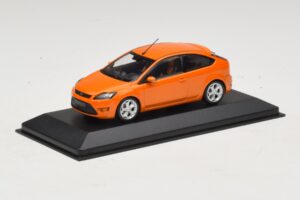 Ford Focus ST Mk2 Electric Orange Korvaava Pakkaus Minichamps 1:43 400087302-R1 Metalli — kuva 2 / 4